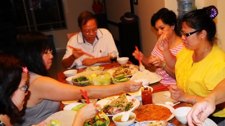 Mất ăn, mất ngủ vì sợ ung thư