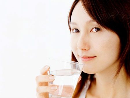 Những lưu ý khi từ thói quen uống nước - Chăm sóc sức khỏe - Dinh dưỡng và sức khỏe - Y học thường thức