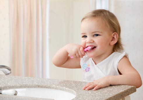 Trẻ bị hôi miệng: nguyên nhân và cách khắc phục - Mẹ và Bé - Bệnh răng miệng ở trẻ em - Chăm sóc bé - Sức khỏe trẻ em
