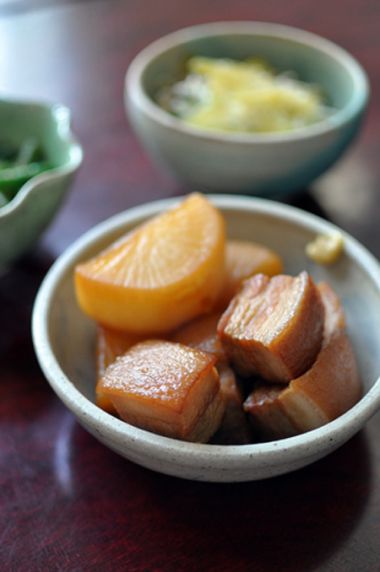 Trổ tài làm món thịt kho củ cải kiểu Nhật