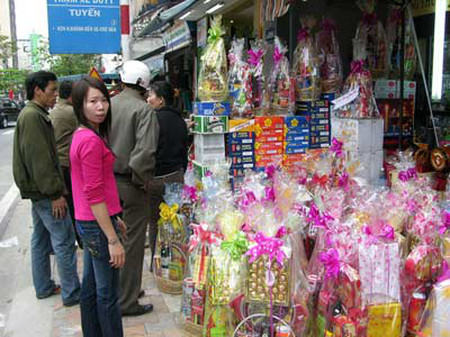 7 món quà có thể làm "đẹp lòng" bố mẹ người yêu trong dịp Tết - Mua Sắm - Cẩm nang gia đình - Phong tục tập quán Việt Nam