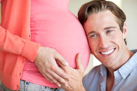 Thai nhi hoạt động trong bụng mẹ như thế nào? - Mẹ và Bé - Bà bầu cần biết - Sự phát triển của thai nhi