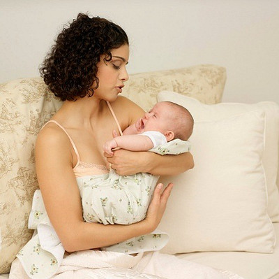 4 cách bế bé để mẹ không bị mỏi - Mẹ và Bé - Sức khỏe phụ nữ - Sức khỏe sinh sản