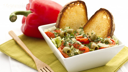Giảm cân hiệu quả với salad cần tây và ớt chuông