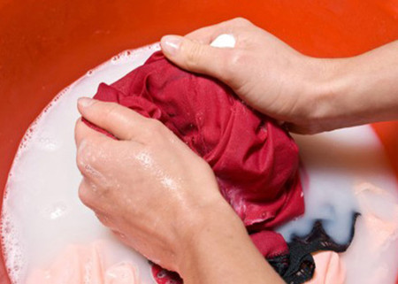 Làm sạch vết gỉ sét trên quần áo như thế nào?