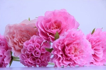 Bông hồng giấy nhún bọc kẹo dễ thương