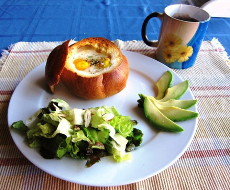 Bữa sáng ngon miệng với bánh mỳ trứng