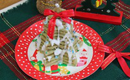 Biến bánh cookie trà xanh thành cây thông Noel