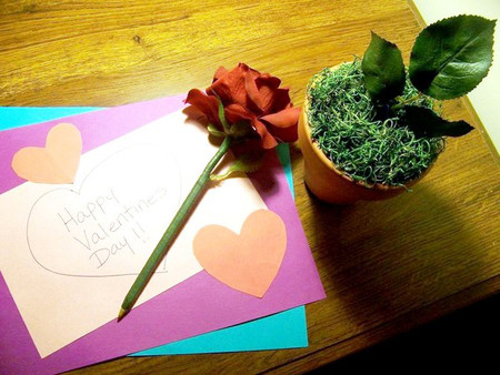 Bông hồng Valentine ngọt ngào trên cây bút của bạn
