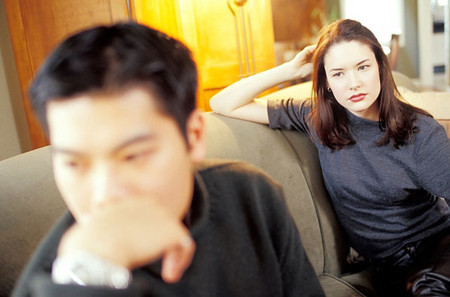 Phải cứng rắn và dứt khoát khi chồng "say nắng" Phải cứng rắn và dứt khoát khi chồng "say nắng" - Gia Đình - Tình Yêu - Cẩm nang sống - Chuyện vợ chồng - Tâm sự bạn gái