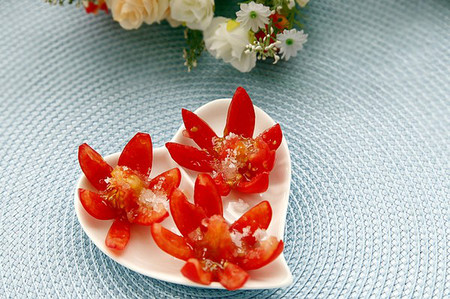 Tỉa hoa cà chua thật sinh động