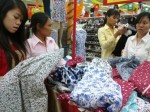Bộ đồ chống nắng có giá lên tới chục triệu đồng ra sao?