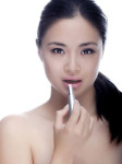 Bí quyết chăm sóc đôi môi trong thời tiết khô hanh Bí quyết chăm sóc đôi môi trong thời tiết khô hanh