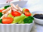 Salat gà đủ dinh dưỡng cho người ăn kiêng