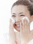 Mách bạn cách tẩy trang đơn giản và thật nhanh