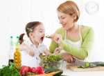 Những lưu ý khi mẹ chế biến món rau cho trẻ