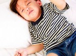 Phải làm thế nào khi con trai “rượu” ủy mị như con gái?