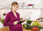 Ăn nhiều trong ba tháng giữa thai kỳ sẽ khó sinh?