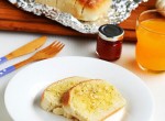 Bánh mì bơ tỏi, thơm ngậy và rất đậm đà