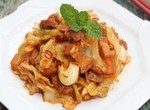 Lạ miệng ngon cơm với món bắp cải xào thịt ba chỉ