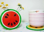 Bàn tiếp khách ngày Tết thêm xinh với bộ lót ly dưa hấu