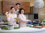Đã bao giờ em yêu thương mẹ anh thật lòng chưa?