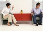 Tôi khủng hoảng bởi tính gia trưởng của vợ