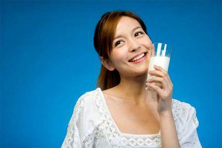 Làm đẹp với sữa 1 Làm đẹp với sữa 1