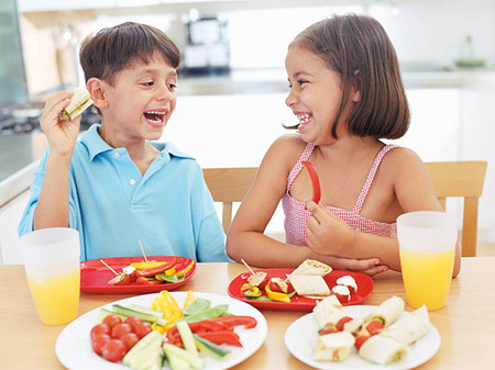 Giúp con học hỏi tốt hơn: dinh dưỡng có vai trò quyết định 1 Giúp con học hỏi tốt hơn: dinh dưỡng có vai trò quyết định 1