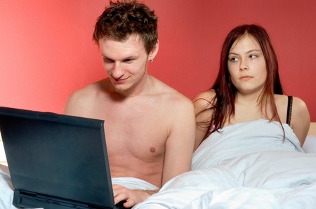 Dường như chồng tôi không có nhu cầu với Dường như chồng tôi không có nhu cầu với
