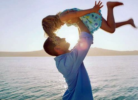 Con được gần gũi cha nhiều sẽ thông minh hơn 1 Con được gần gũi cha nhiều sẽ thông minh hơn 1