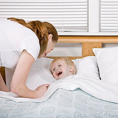 Làm sao để bé đi ngủ sớm 1 Làm sao để bé đi ngủ sớm 1