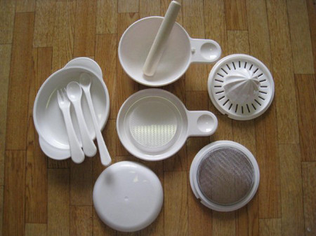 Dụng cụ khi cho bé bú bình 1 Dụng cụ khi cho bé bú bình 1