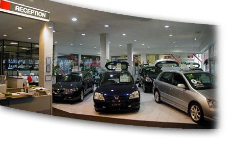 Chạy thuế, người dân đổ xô đi mua ôtô 1 Chạy thuế, người dân đổ xô đi mua ôtô 1