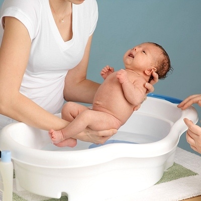 6 bước chuẩn để tắm cho bé 1 6 bước chuẩn để tắm cho bé 1