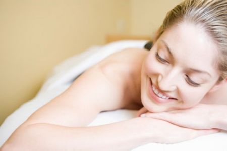 Rửa mặt bằng nước quá nóng 1 Rửa mặt bằng nước quá nóng 1