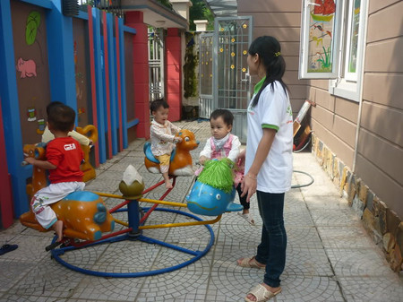 Được đến trường sớm, trẻ phát triển thuận lợi hơn 1 Được đến trường sớm, trẻ phát triển thuận lợi hơn 1