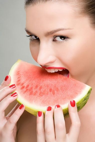 Da đẹp nhờ dưa hấu 1 Da đẹp nhờ dưa hấu 1