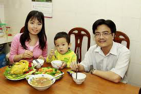 Chồng chú ý đến phụ nữ khác 1 Chồng chú ý đến phụ nữ khác 1