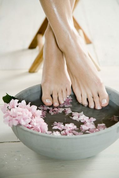 1. Làm Spa tại nhà cho đôi chân 1 1. Làm Spa tại nhà cho đôi chân 1
