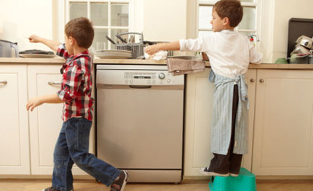 Một số gợi ý để giao việc nhà cho con hiệu quả 1 Một số gợi ý để giao việc nhà cho con hiệu quả 1