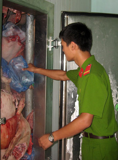 Ruốc và mắm tép trưng thịt được làm từ lợn chết bệnh 1 Ruốc và mắm tép trưng thịt được làm từ lợn chết bệnh 1
