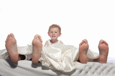 Bố mẹ “yêu đương” hớ hênh 1 Bố mẹ “yêu đương” hớ hênh 1