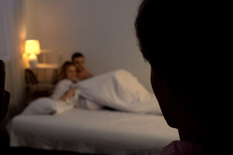 Chết đứng khi thấy vợ ngoại tình 1 Chết đứng khi thấy vợ ngoại tình 1