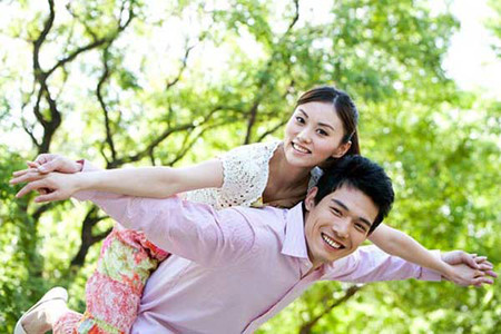 3. Anh ấy thường xuyên nói “Anh yêu em” 1 3. Anh ấy thường xuyên nói “Anh yêu em” 1