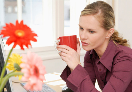 Anh bị bạn bè kích bác rồi ngoại tình 1 Anh bị bạn bè kích bác rồi ngoại tình 1