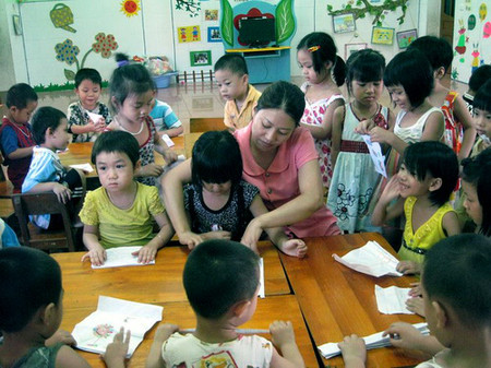 Từ tự nguyện đến... bắt buộc 1 Từ tự nguyện đến... bắt buộc 1