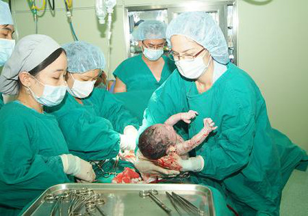 Sinh mổ, quá khổ! 1 Sinh mổ, quá khổ! 1