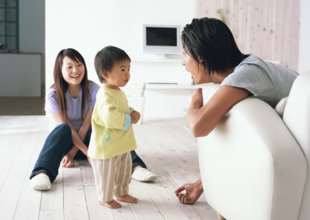 2. Nói chuyện với bé như một người lớn 1 2. Nói chuyện với bé như một người lớn 1