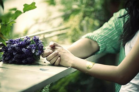 Tôi có nên từ bỏ cuộc sống vợ chồng đầy đau khổ để đi theo tiếng gọi của tình yêu? 1 Tôi có nên từ bỏ cuộc sống vợ chồng đầy đau khổ để đi theo tiếng gọi của tình yêu? 1